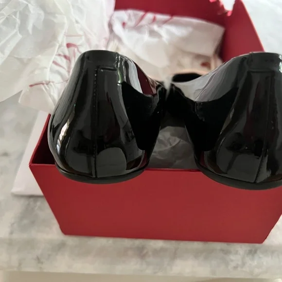 Roger Vivier Black Patent Leather flats w/ Pink Floral Appliqué Size 8 1/2 - Picture 4 of 12